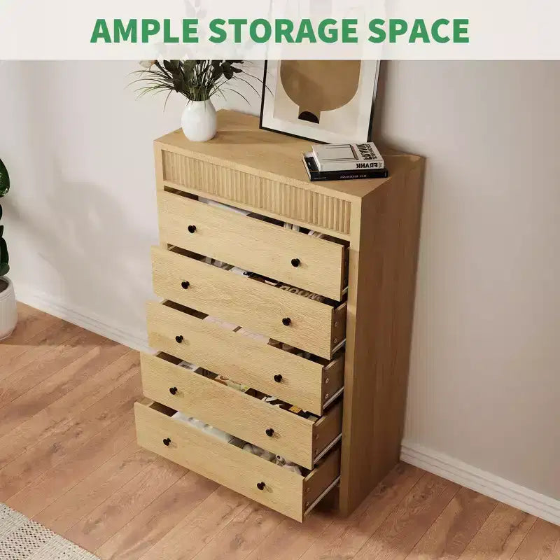 Comò moderno scanalato largo 5 cassetti, mobile contenitore in legno per camera da letto, cameretta, corridoio, soggiorno, rovere naturale 5 vani