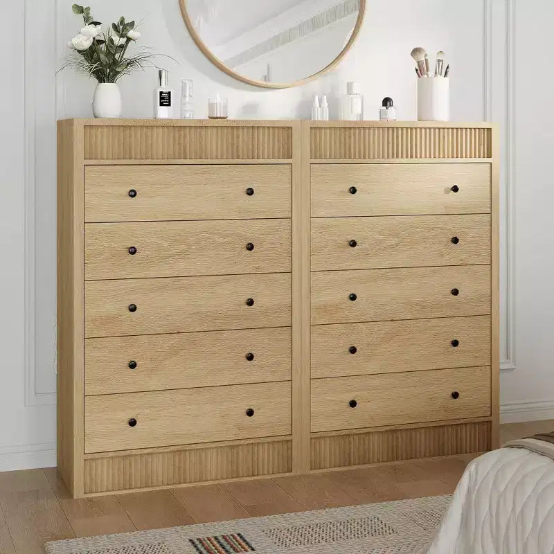 Comò moderno scanalato largo 5 cassetti, mobile contenitore in legno per camera da letto, cameretta, corridoio, soggiorno, rovere naturale 5 vani