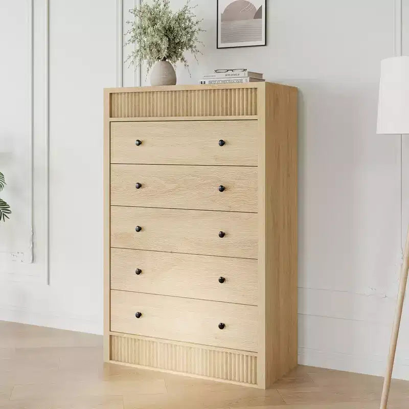 Comò moderno scanalato largo 5 cassetti, mobile contenitore in legno per camera da letto, cameretta, corridoio, soggiorno, rovere naturale 5 vani