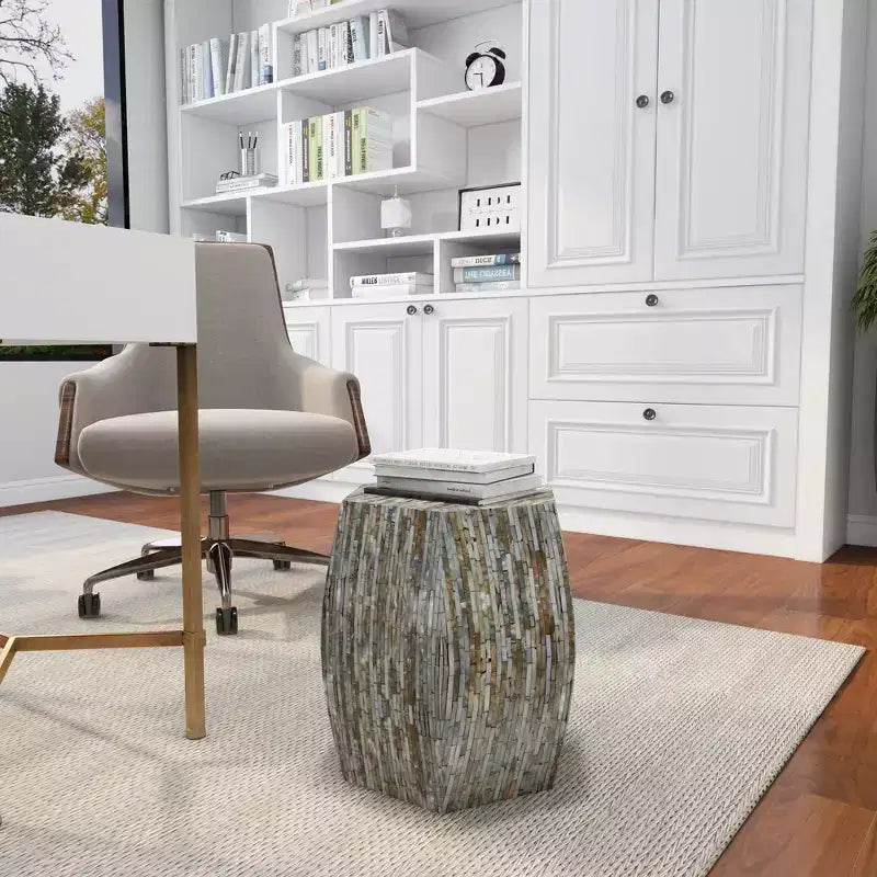Tavolino Esagonale Decorativo con Intarsi in Concha di Legno