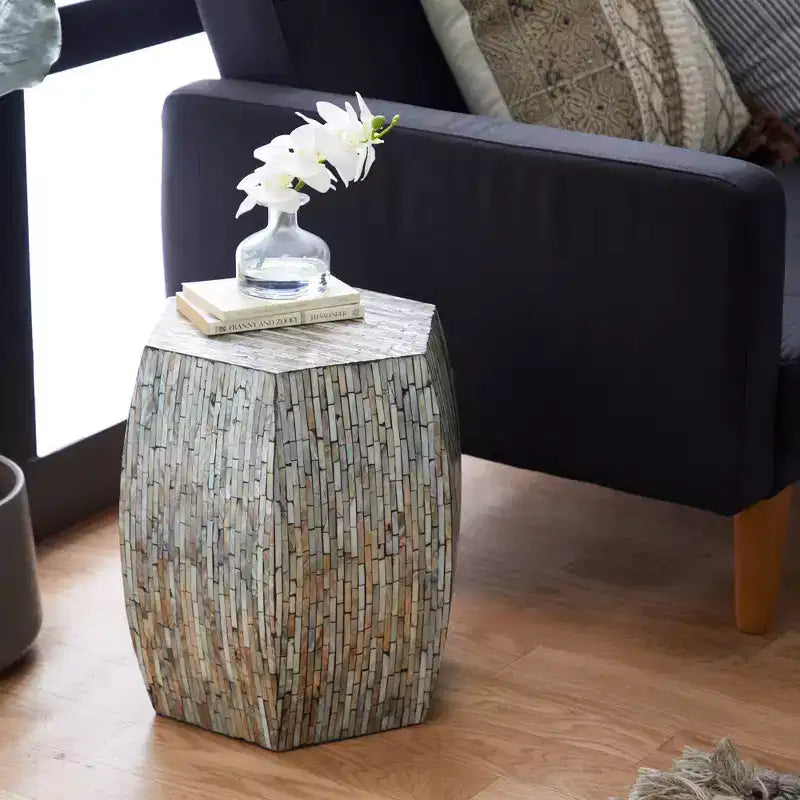 Tavolino Esagonale Decorativo con Intarsi in Concha di Legno